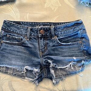 Super cute designed pocket American eagle Jean shorts